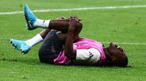 因被指控 因被指控